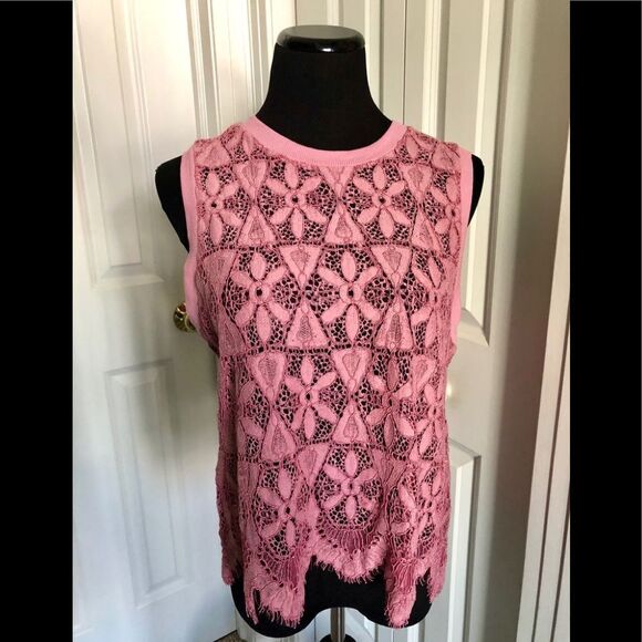 Beautiful lace tank by Deletta in size medium - Picture 1 of 3